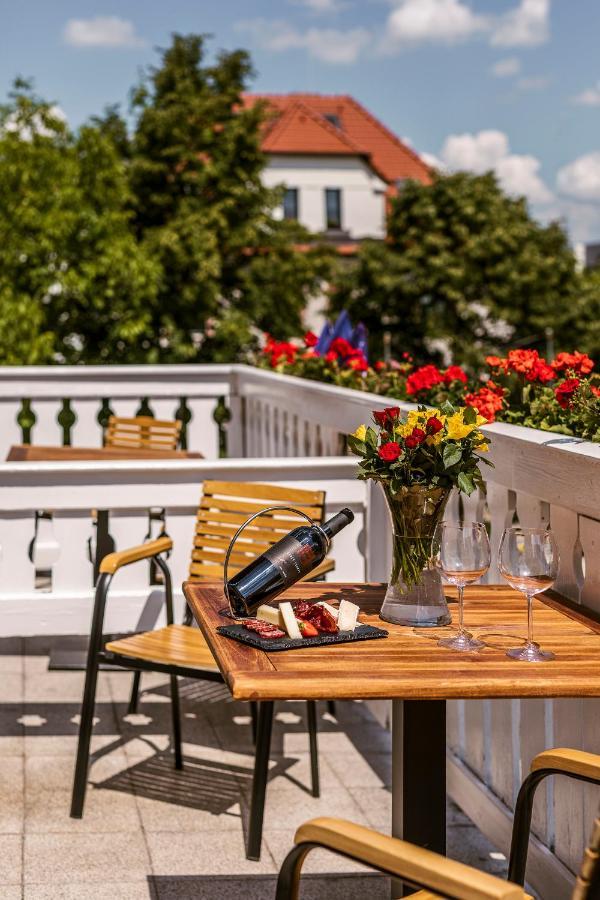Prague Hotel Carl Inn restaurant&Free Parking Exterior foto