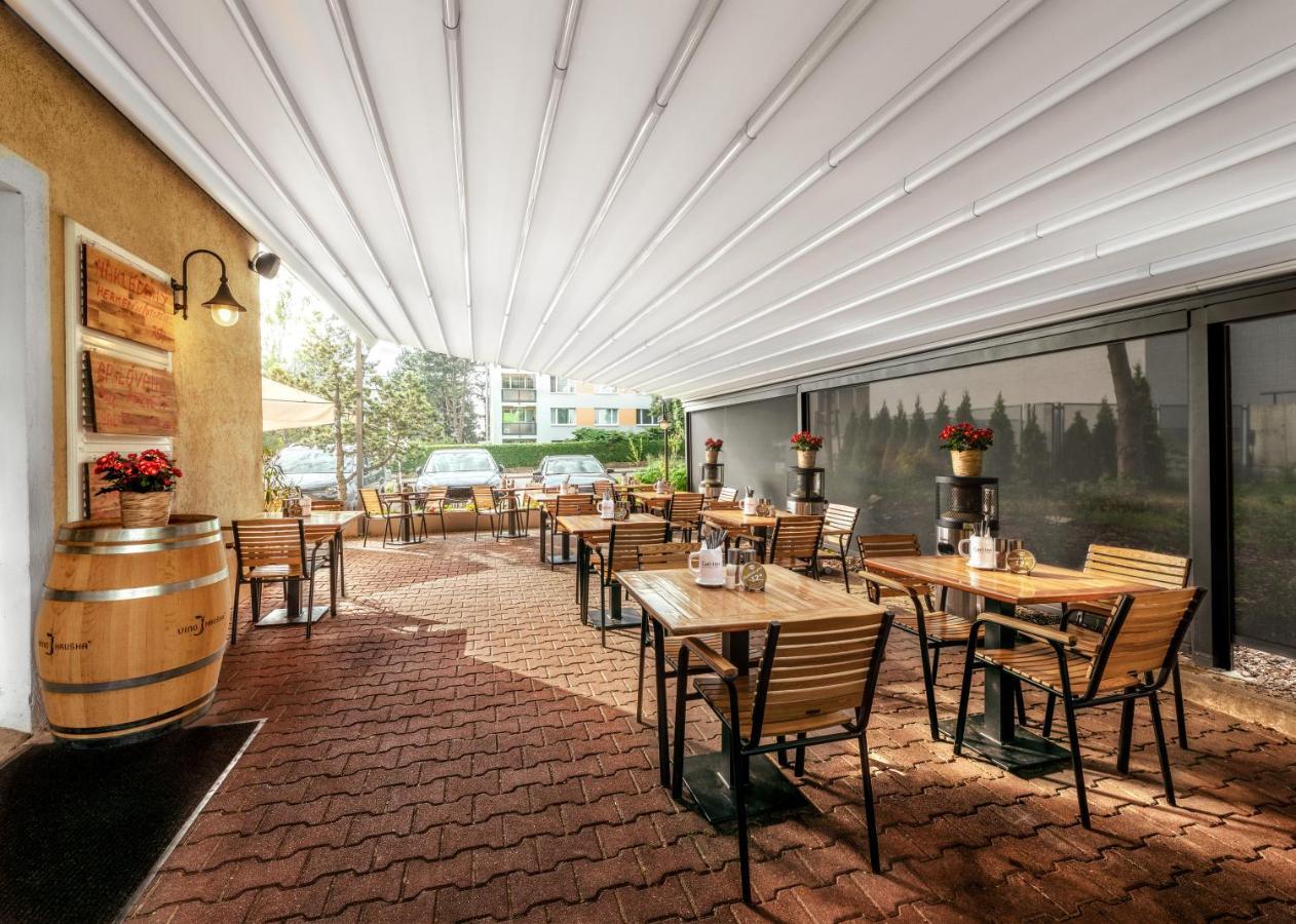 Prague Hotel Carl Inn restaurant&Free Parking Exterior foto